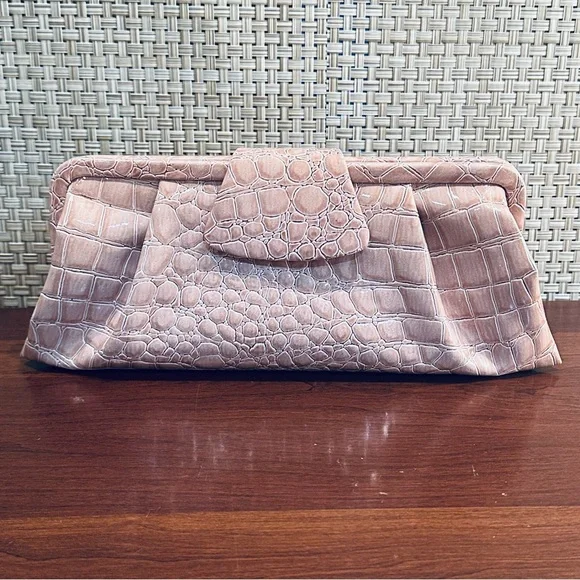 🌟HP🌟NWOT La Regale Taupe Vinyl Crocodile Convertible Clutch Evening Bag - Picture 2 of 10